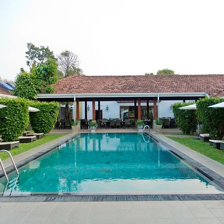Hotel Swanee Grand Negombo Esterno foto