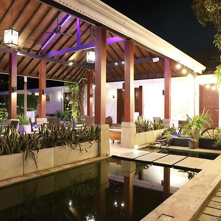 Hotel Swanee Grand Negombo Esterno foto