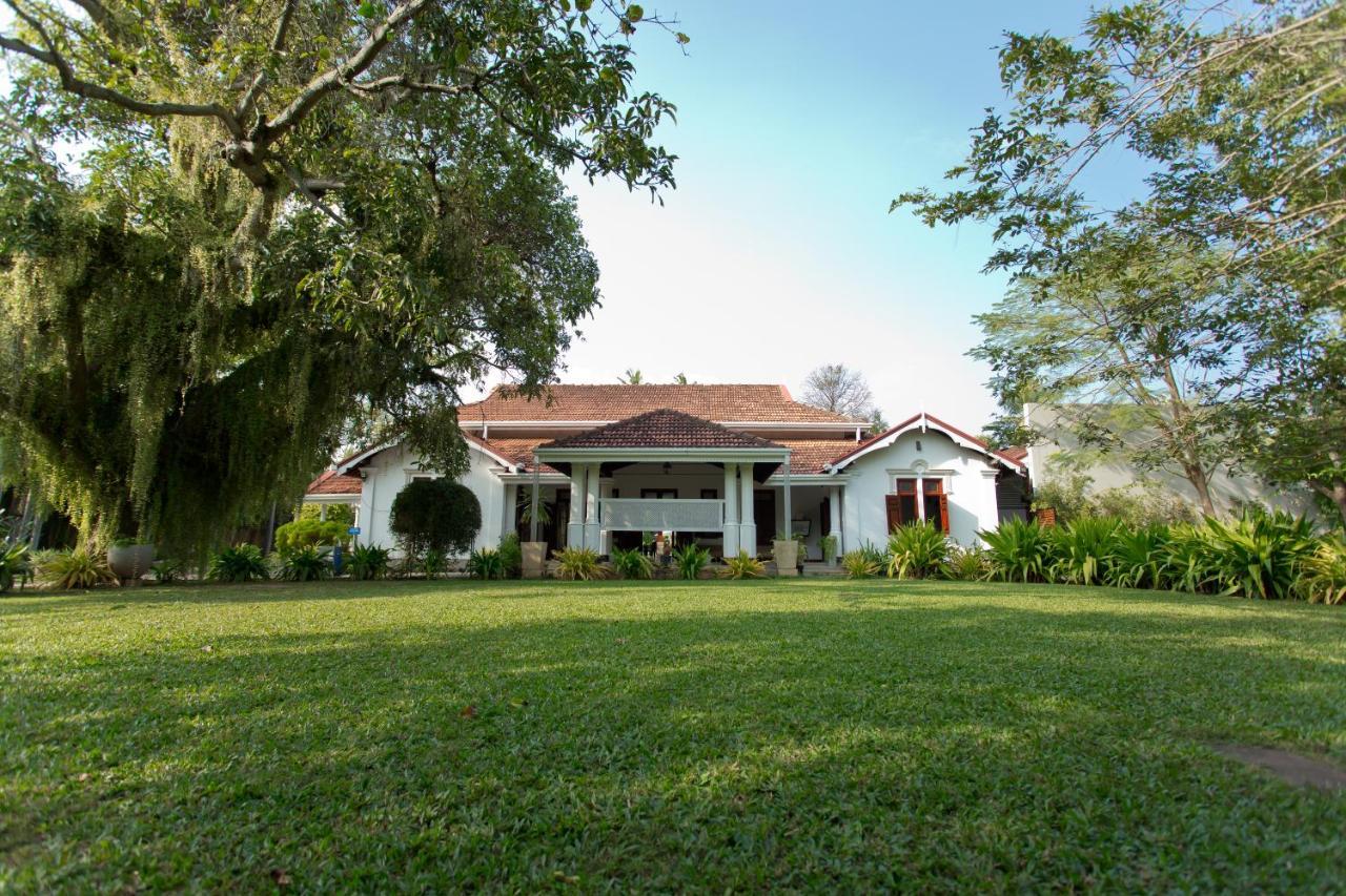 Hotel Swanee Grand Negombo Esterno foto