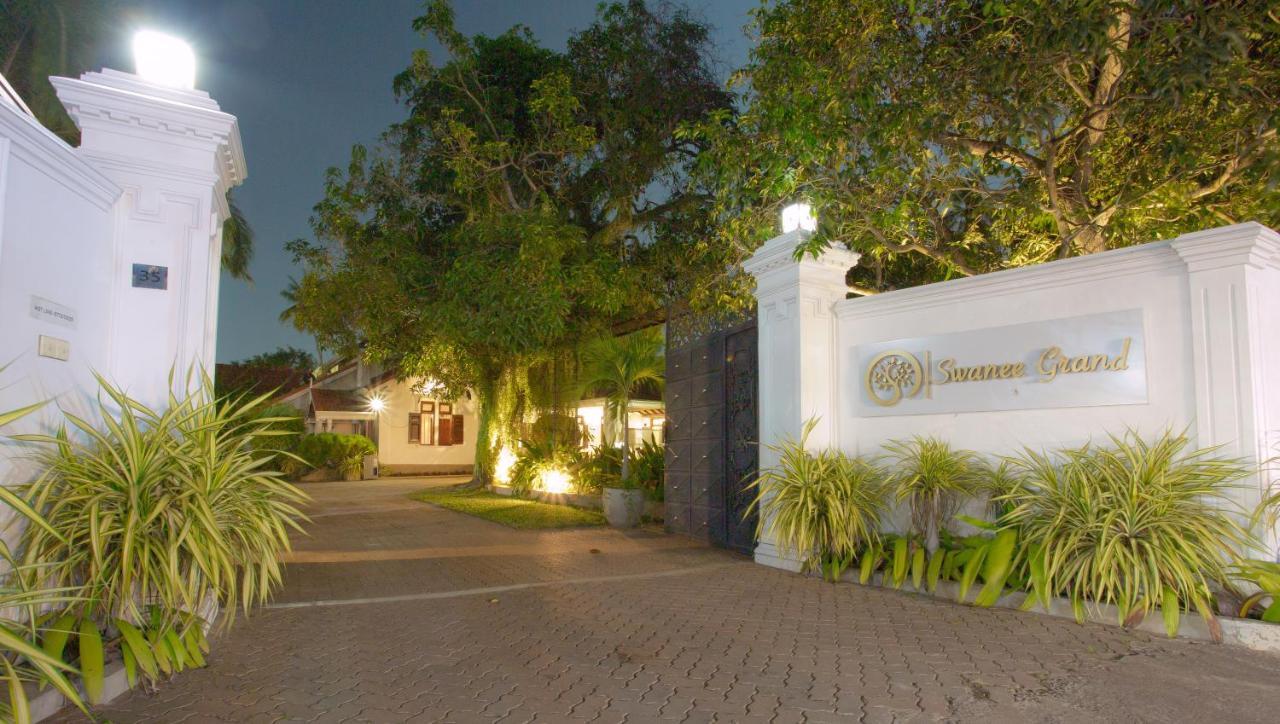 Hotel Swanee Grand Negombo Esterno foto