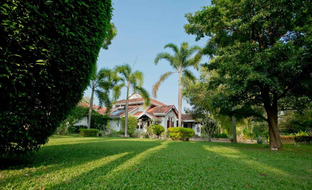 Hotel Swanee Grand Negombo Esterno foto