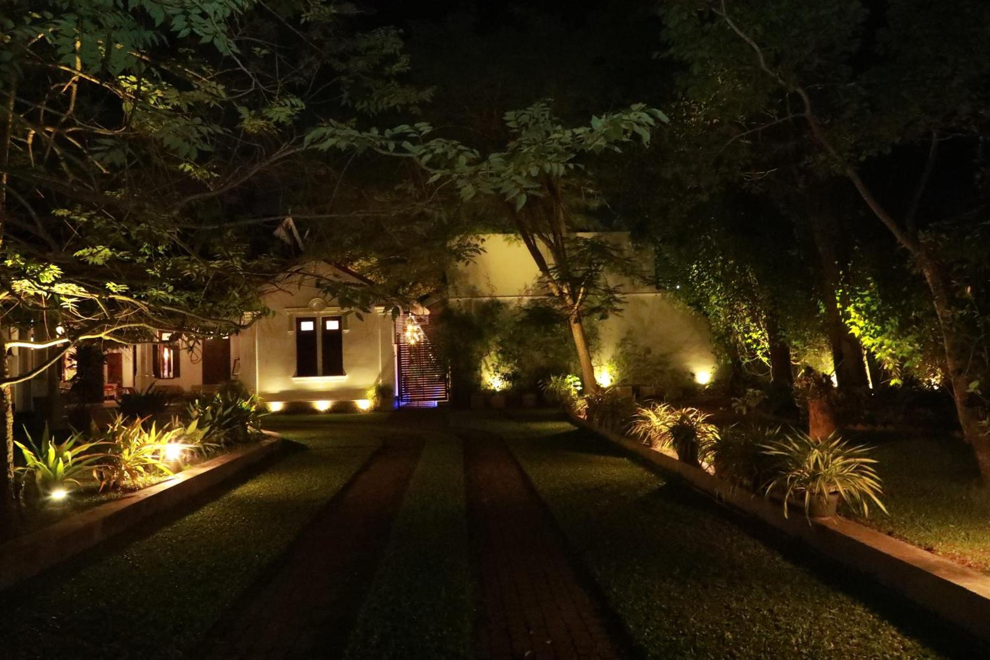 Hotel Swanee Grand Negombo Esterno foto
