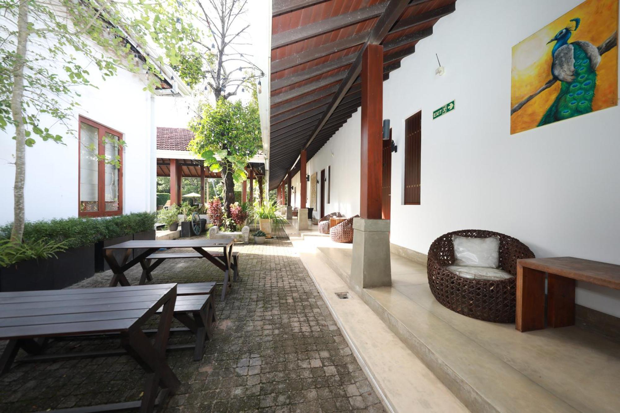 Hotel Swanee Grand Negombo Esterno foto