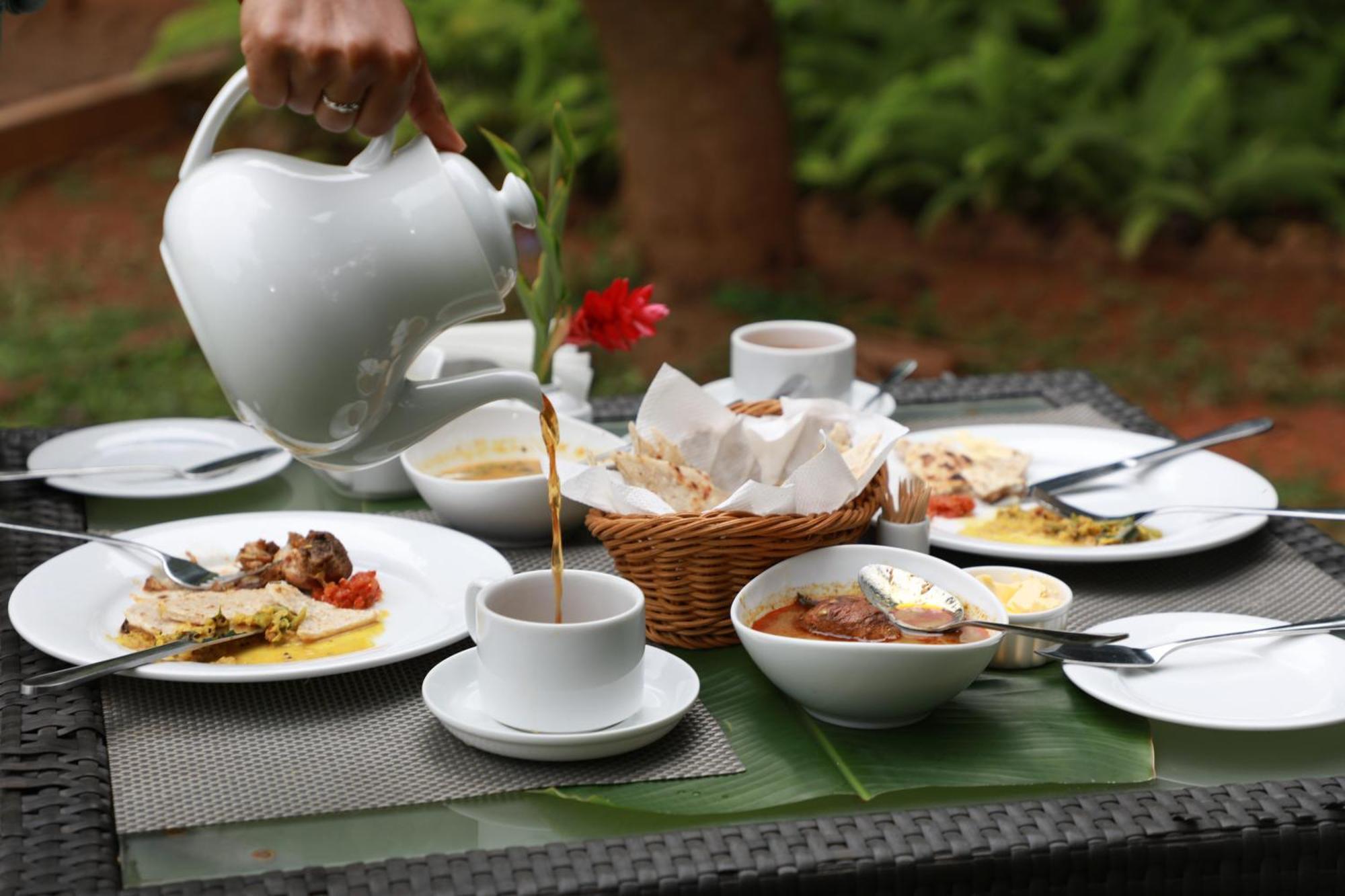 Hotel Swanee Grand Negombo Esterno foto
